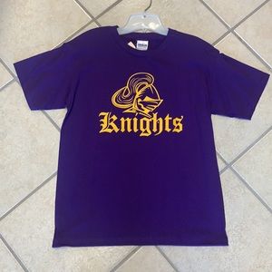 Adult Unisex Small Medium or Large Purple & Gold Knights Graphic T-shirt NWT